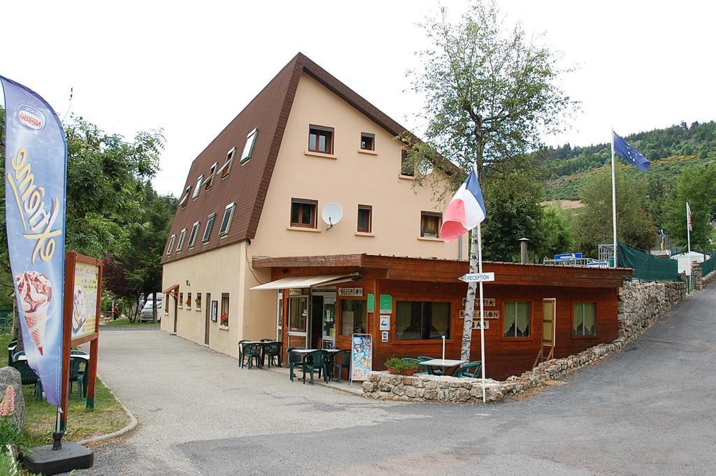 Les Airelles Hotell Saint-Cirgues-en-Montagne Exteriör bild